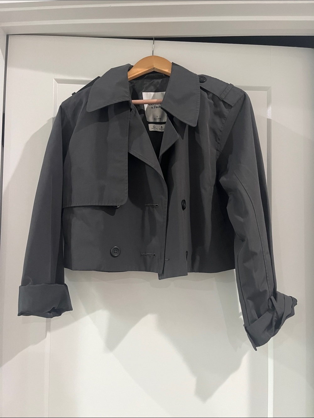 Abercrombie & Fitch Cropped Gray Women’s Trench Jacket
